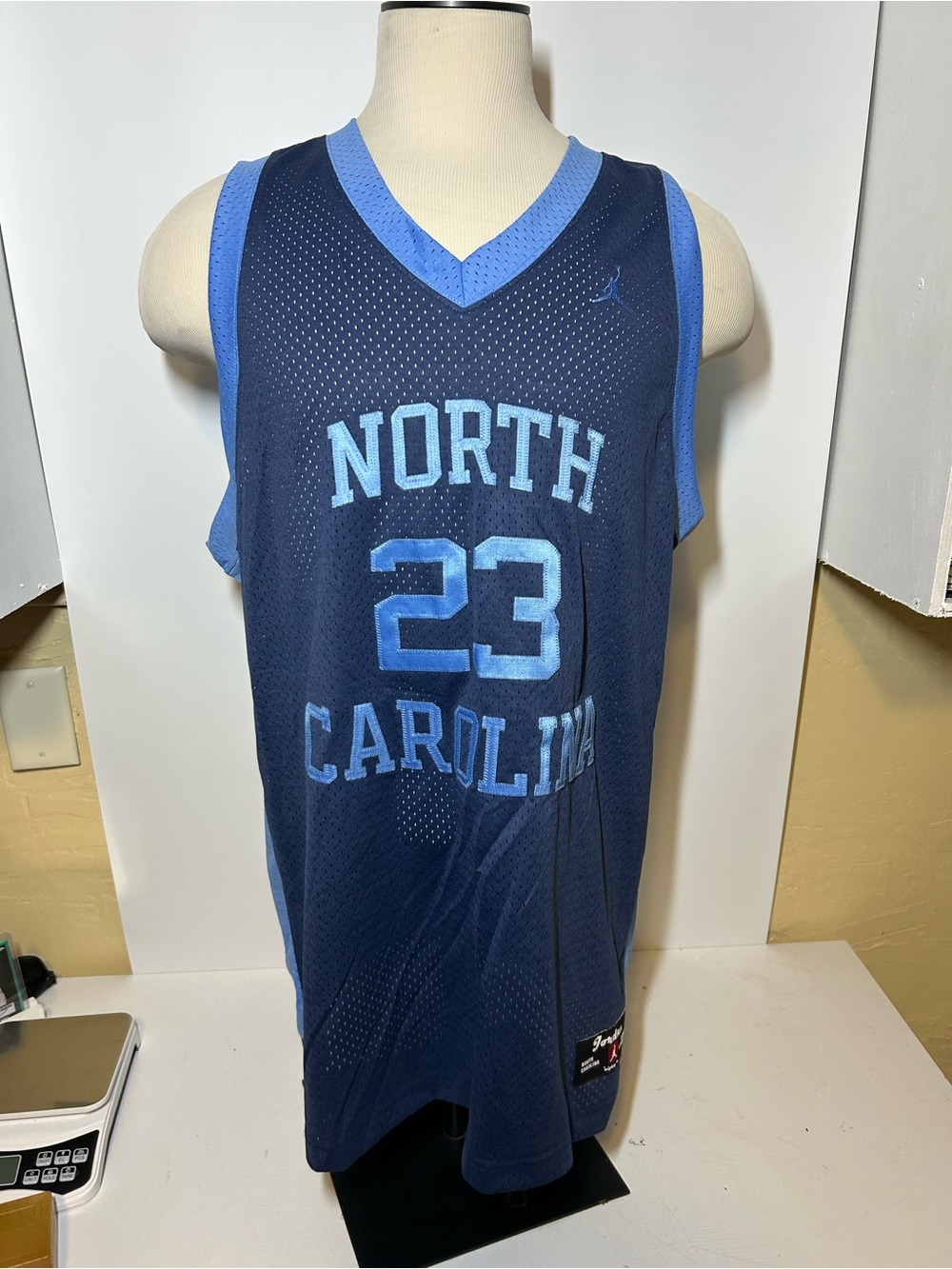 North Carolina 23 Basketball Jersey - Blue vintage 2000s Jordan